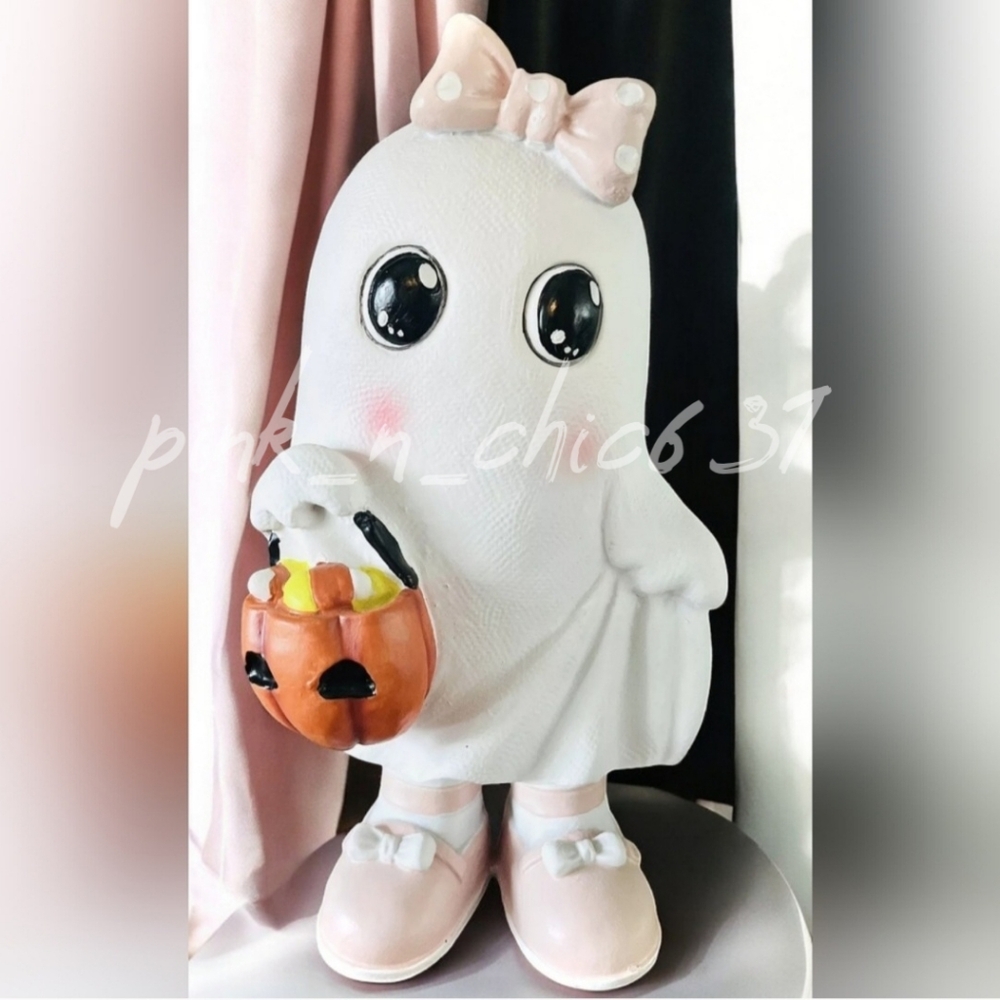 👻 Large Girl Blushing Ghost Figurine Statue Pink Shoes Bow 13” Halloween Decor